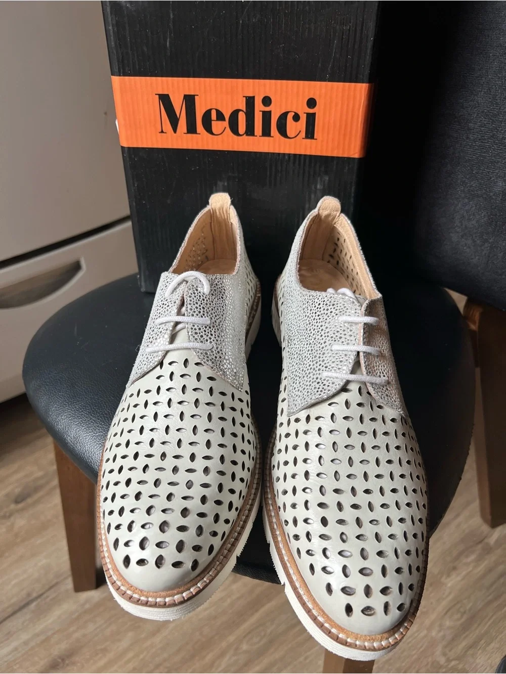 Medici Women's White Leather Perforated Derby W silver accent size 41(US10-10.5)